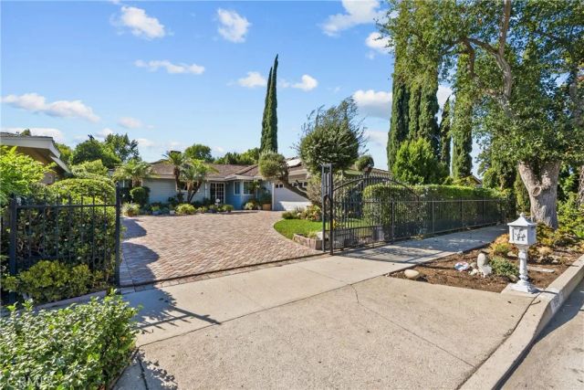 8941 Gloria Avenue, North Hills, CA 91343