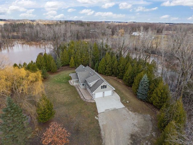N3573 COUNTY RD A, Black Creek, WI 54106