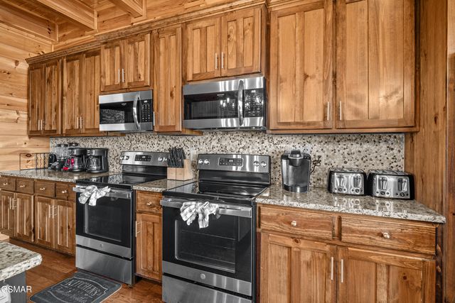 1964 Blackthorn Trail, Sevierville, TN 37876