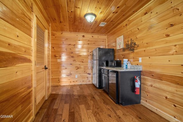 1964 Blackthorn Trail, Sevierville, TN 37876