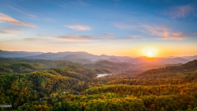 1964 Blackthorn Trail, Sevierville, TN 37876