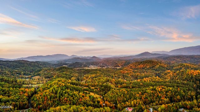 1964 Blackthorn Trail, Sevierville, TN 37876