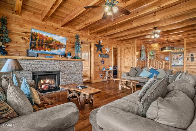 1964 Blackthorn Trail, Sevierville, TN 37876