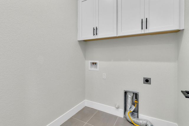 4033 Scotch Pine Dr, Roseville, CA 95747