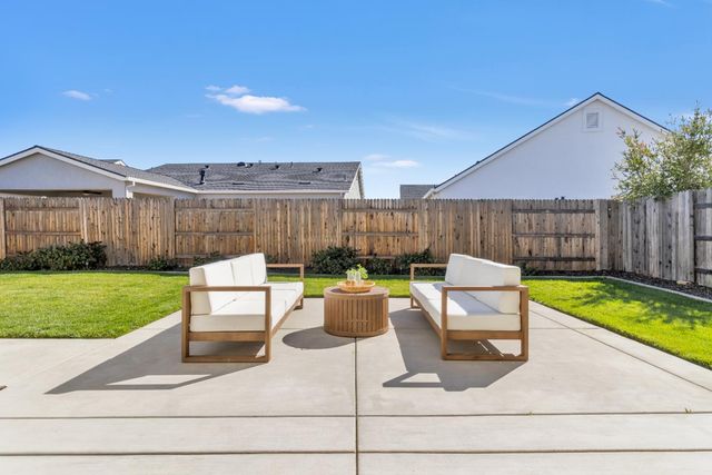4033 Scotch Pine Dr, Roseville, CA 95747