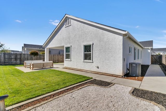 4033 Scotch Pine Dr, Roseville, CA 95747