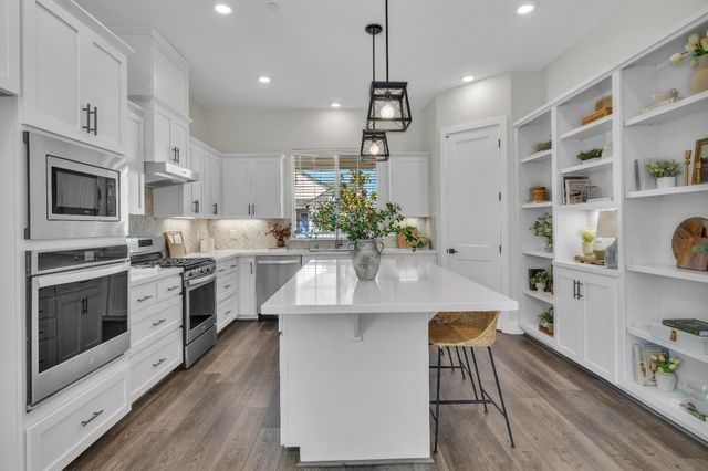 4033 Scotch Pine Dr, Roseville, CA 95747