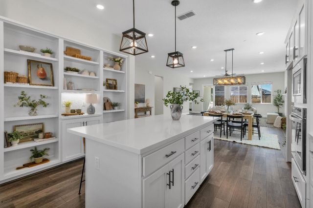 4033 Scotch Pine Dr, Roseville, CA 95747