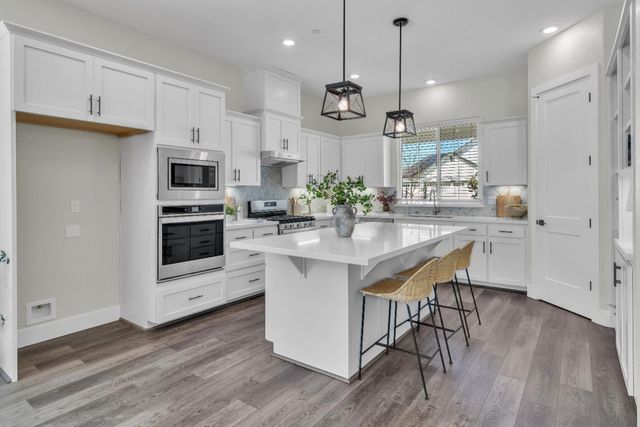 4033 Scotch Pine Dr, Roseville, CA 95747