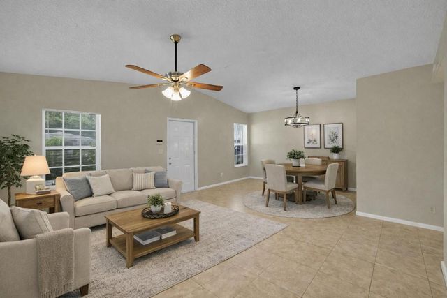 901 10th St., West Palm Beach, FL 33401