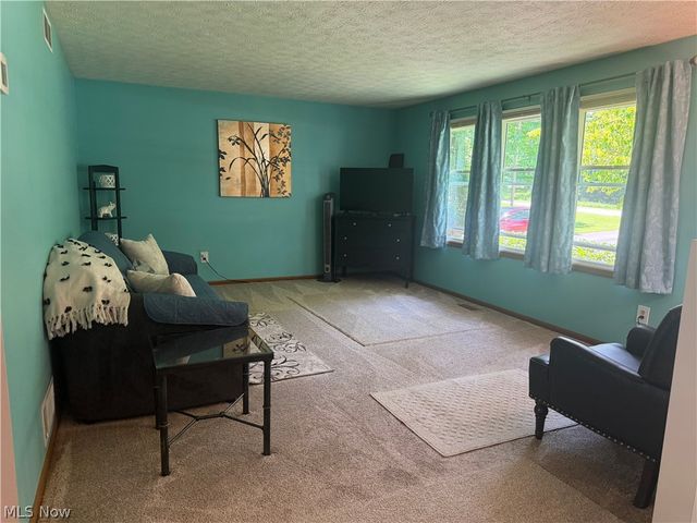 15025 Crestwood Drive, Middlefield, OH 44062