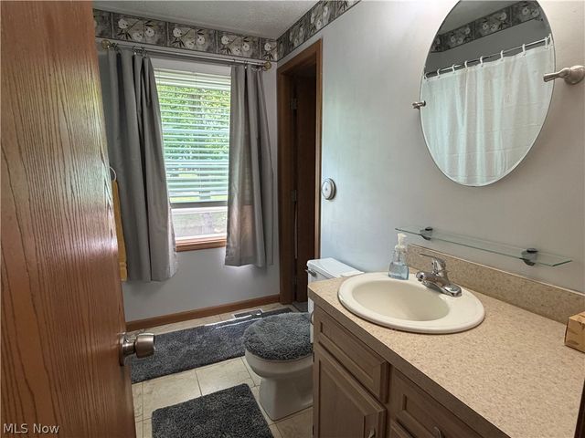 15025 Crestwood Drive, Middlefield, OH 44062