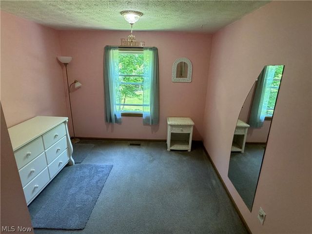 15025 Crestwood Drive, Middlefield, OH 44062