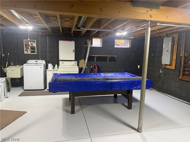15025 Crestwood Drive, Middlefield, OH 44062