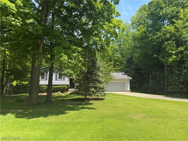 15025 Crestwood Drive, Middlefield, OH 44062