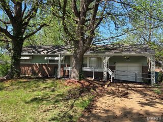 9882 Lawnview Drive, St Louis, MO 63136