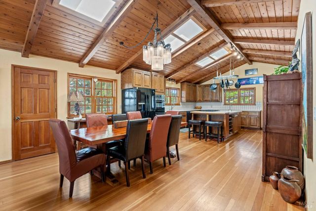 3760 King Ranch Rd, Ukiah, CA 95482