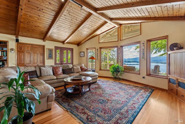 3760 King Ranch Rd, Ukiah, CA 95482