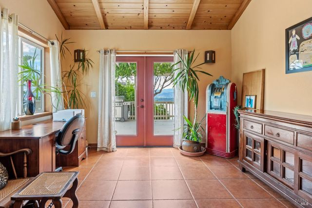 3760 King Ranch Rd, Ukiah, CA 95482