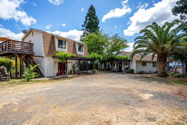 3760 King Ranch Rd, Ukiah, CA 95482