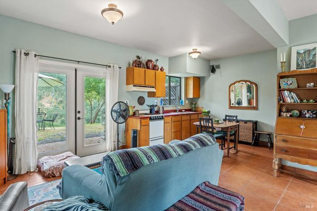 3760 King Ranch Rd, Ukiah, CA 95482