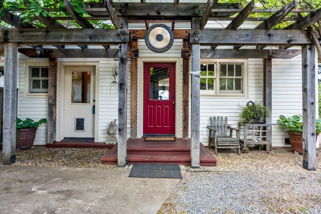 3760 King Ranch Rd, Ukiah, CA 95482