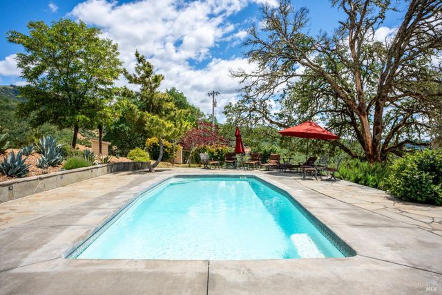 3760 King Ranch Rd, Ukiah, CA 95482