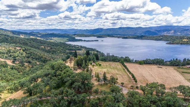 3760 King Ranch Rd, Ukiah, CA 95482