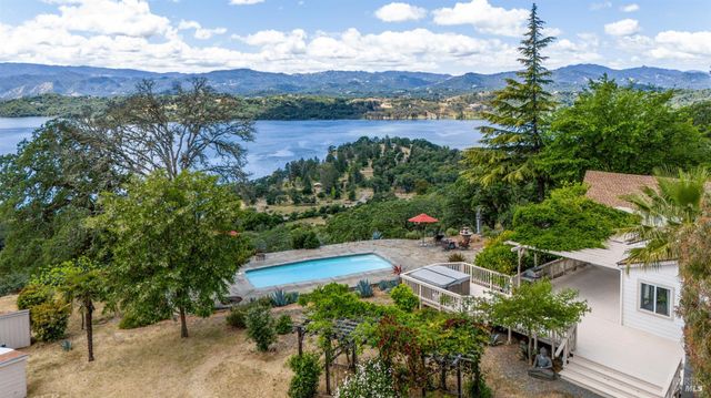 3760 King Ranch Rd, Ukiah, CA 95482