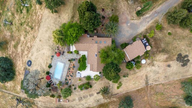 3760 King Ranch Rd, Ukiah, CA 95482