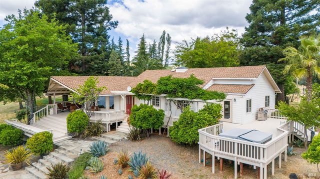 3760 King Ranch Rd, Ukiah, CA 95482
