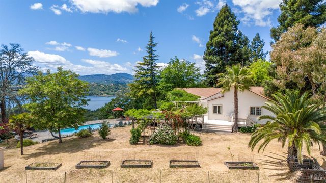 3760 King Ranch Rd, Ukiah, CA 95482