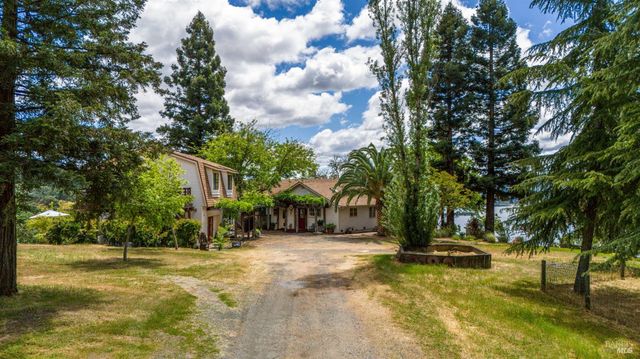 3760 King Ranch Rd, Ukiah, CA 95482
