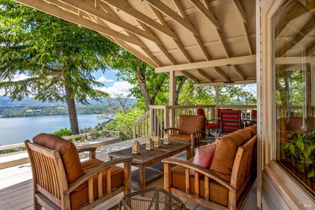 3760 King Ranch Rd, Ukiah, CA 95482