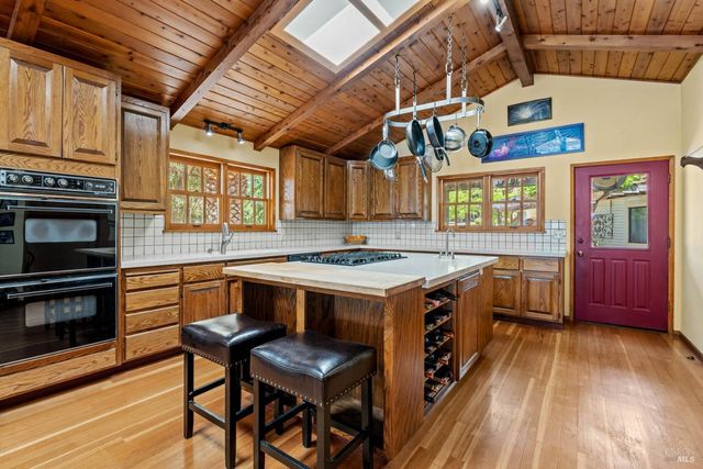 3760 King Ranch Rd, Ukiah, CA 95482