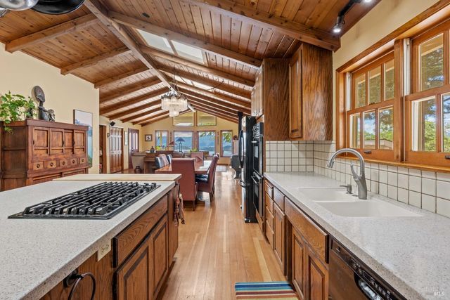 3760 King Ranch Rd, Ukiah, CA 95482