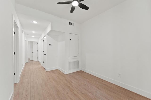 407 Calloway Street A - B, Houston, TX 77029