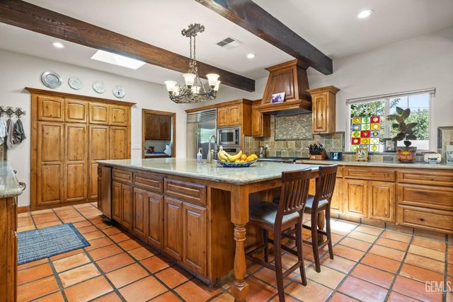 6702 Edmund Way, Bakersfield, CA 93309