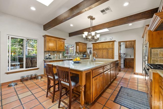 6702 Edmund Way, Bakersfield, CA 93309