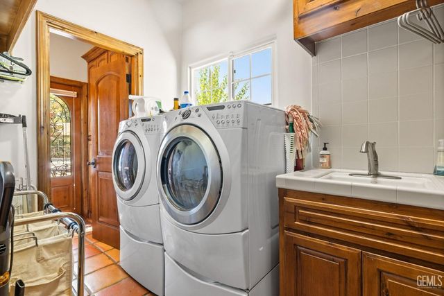 6702 Edmund Way, Bakersfield, CA 93309