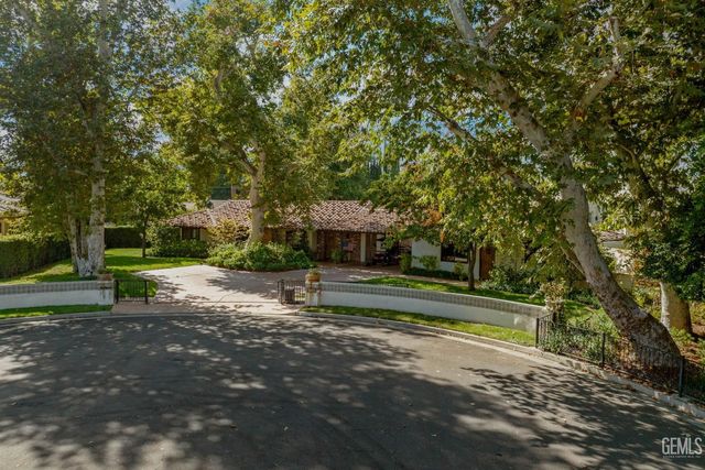 6702 Edmund Way, Bakersfield, CA 93309