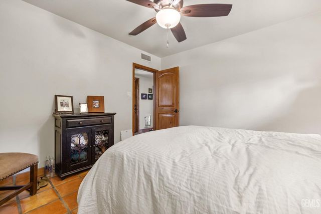 6702 Edmund Way, Bakersfield, CA 93309