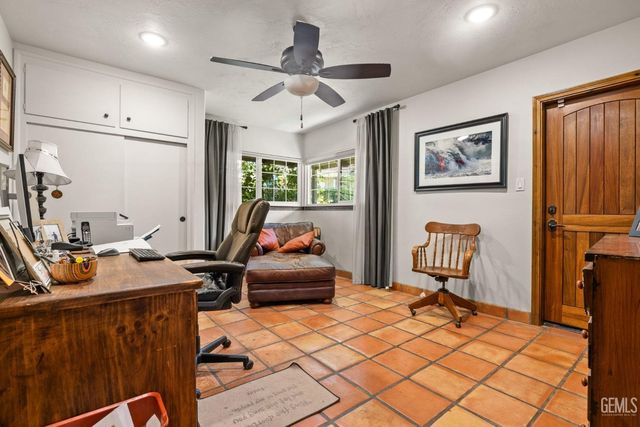 6702 Edmund Way, Bakersfield, CA 93309