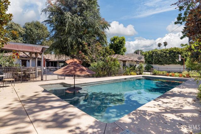 6702 Edmund Way, Bakersfield, CA 93309