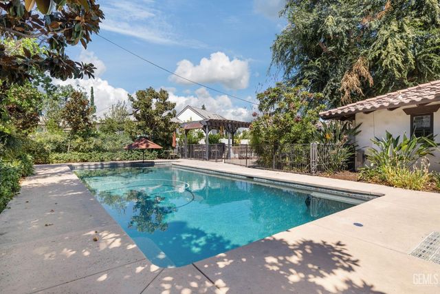 6702 Edmund Way, Bakersfield, CA 93309