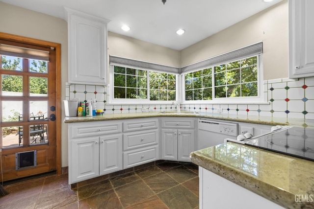 6702 Edmund Way, Bakersfield, CA 93309