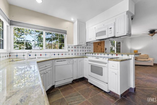 6702 Edmund Way, Bakersfield, CA 93309