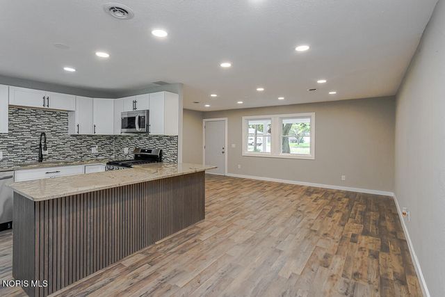 1002 Park Lane, Toledo, OH 43615