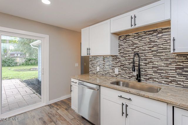 1002 Park Lane, Toledo, OH 43615
