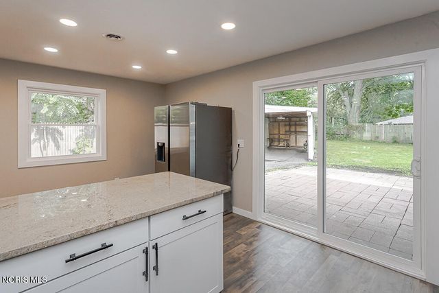 1002 Park Lane, Toledo, OH 43615